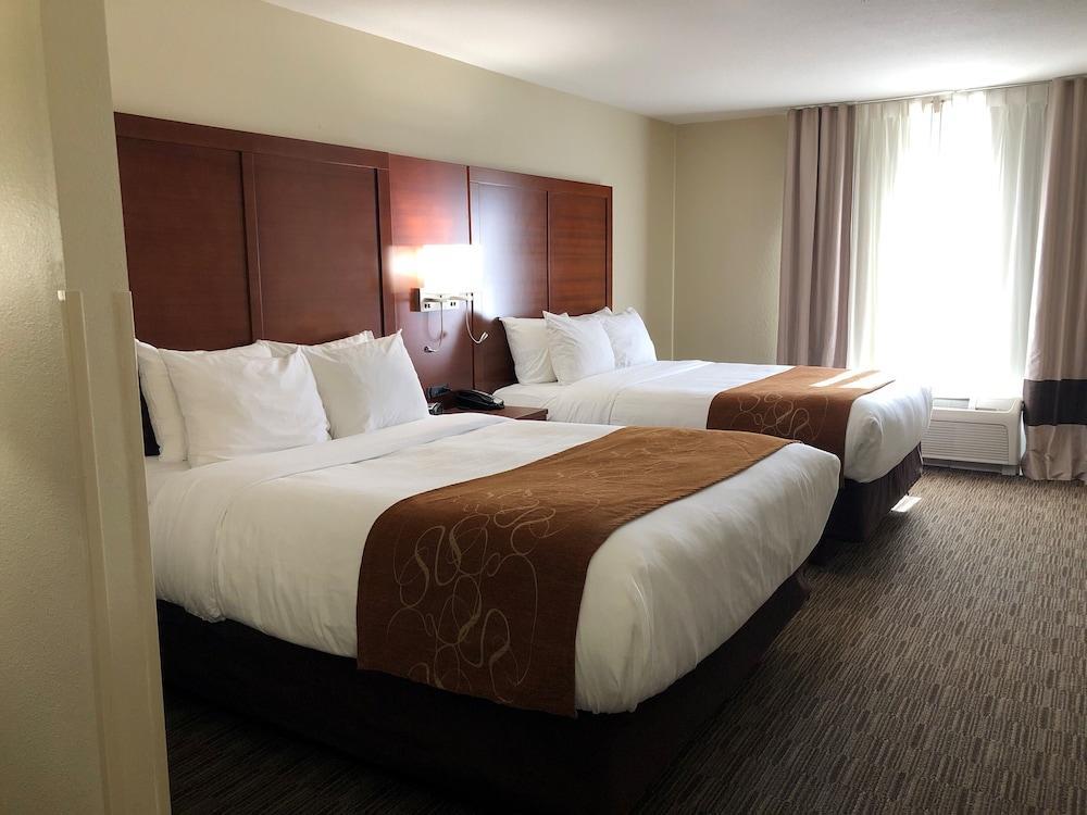 Comfort Suites Oshkosh Exteriör bild
