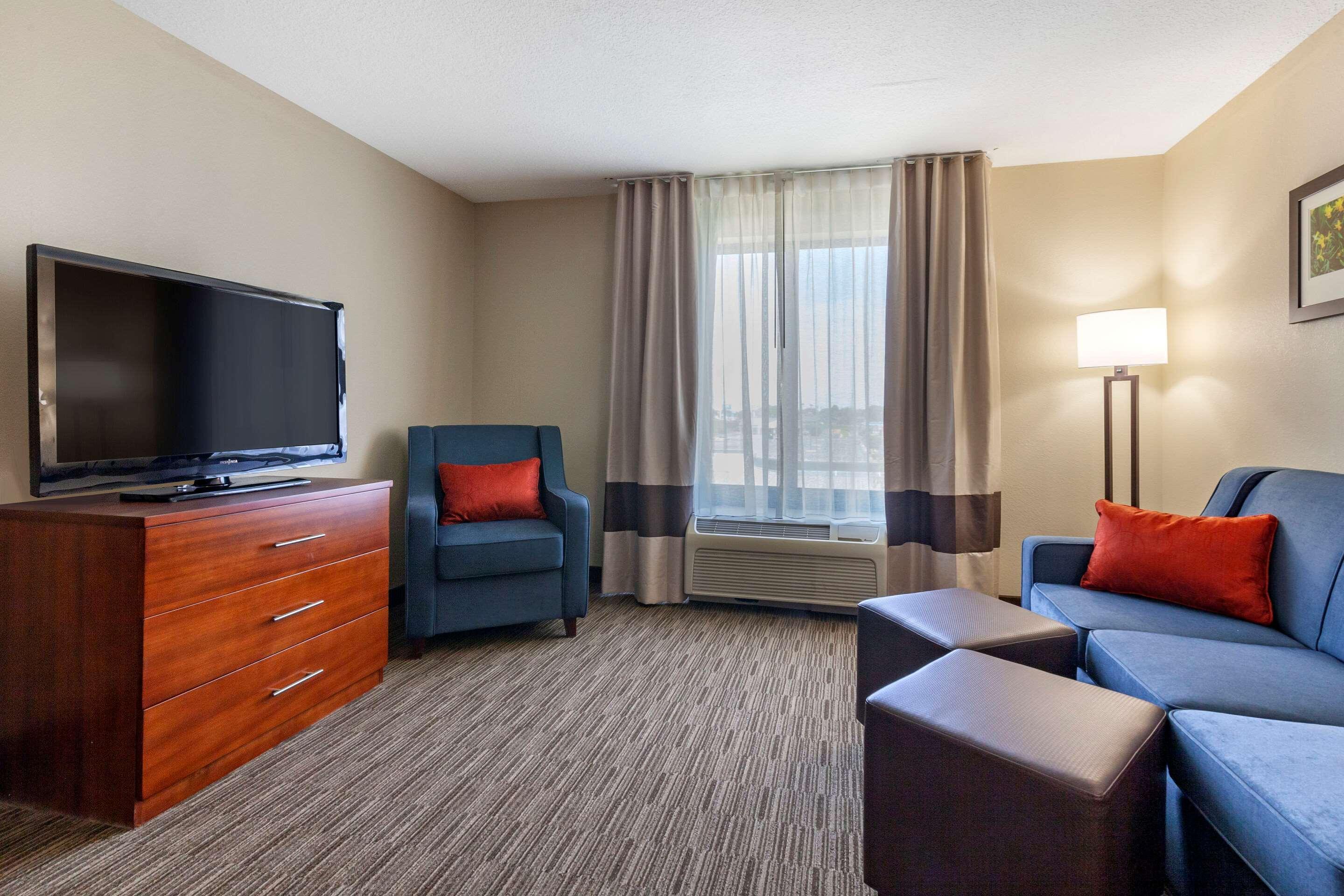 Comfort Suites Oshkosh Exteriör bild