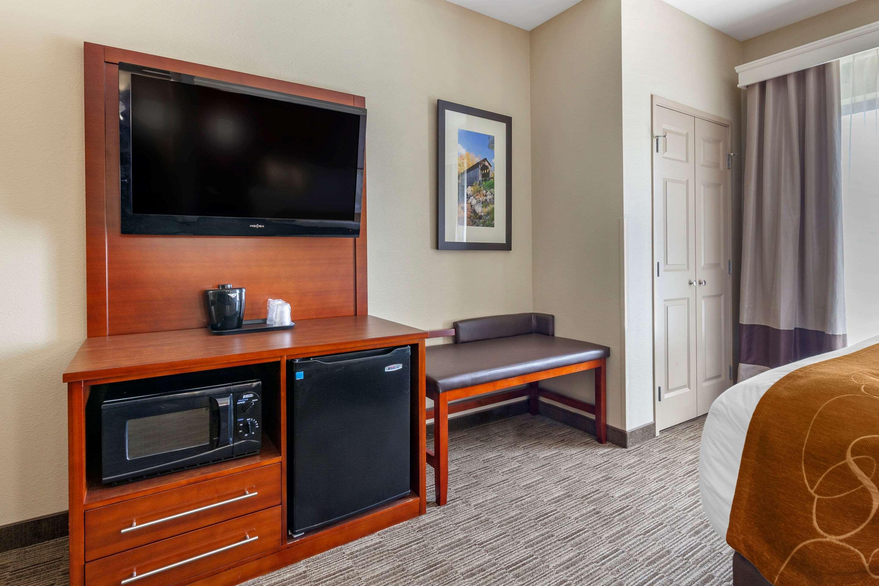 Comfort Suites Oshkosh Exteriör bild