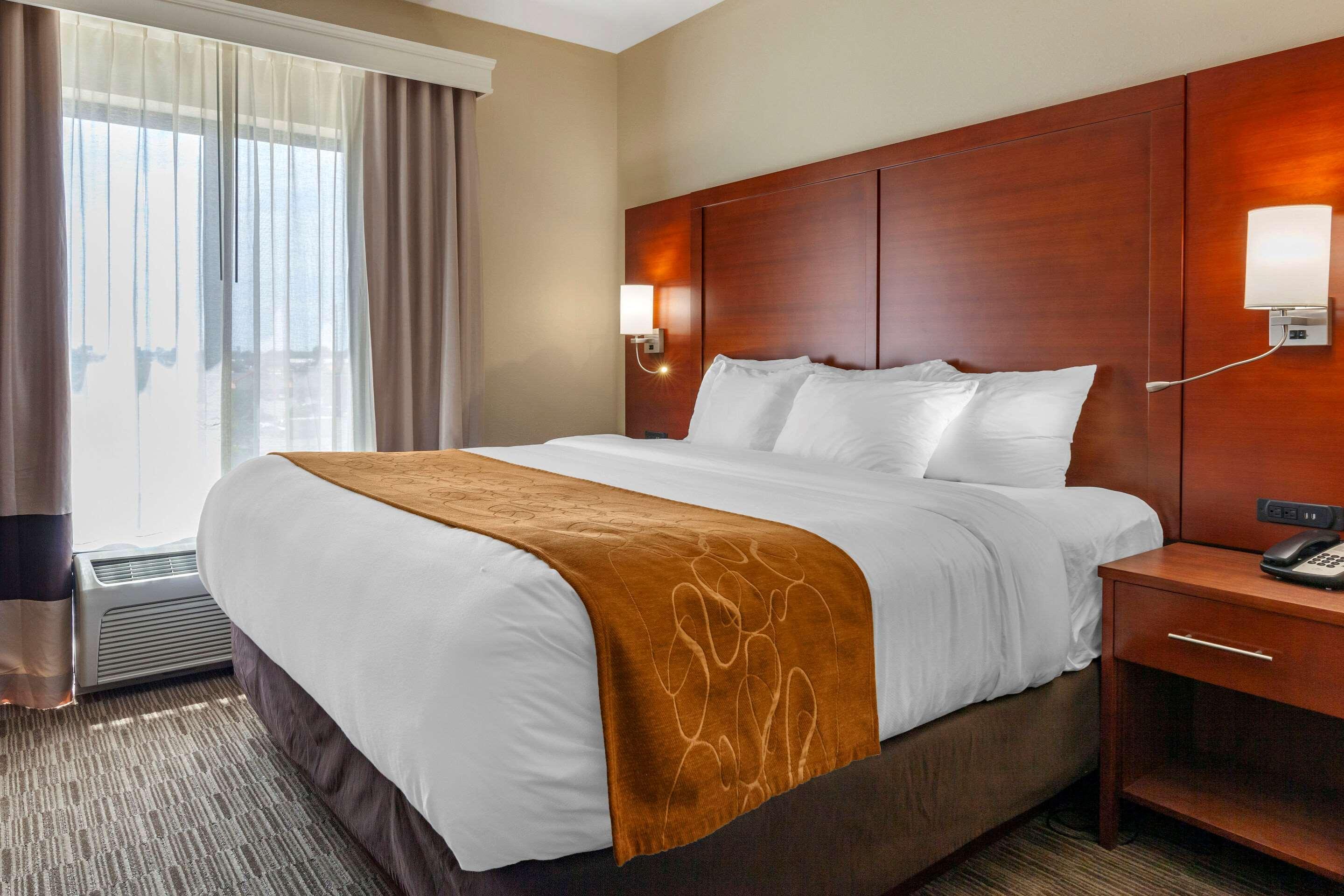 Comfort Suites Oshkosh Exteriör bild
