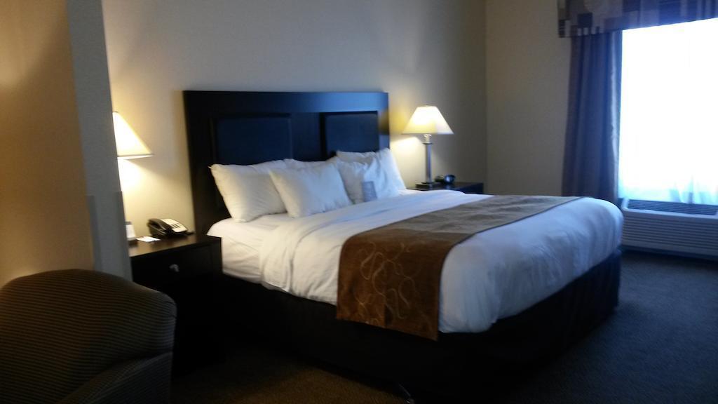 Comfort Suites Oshkosh Exteriör bild