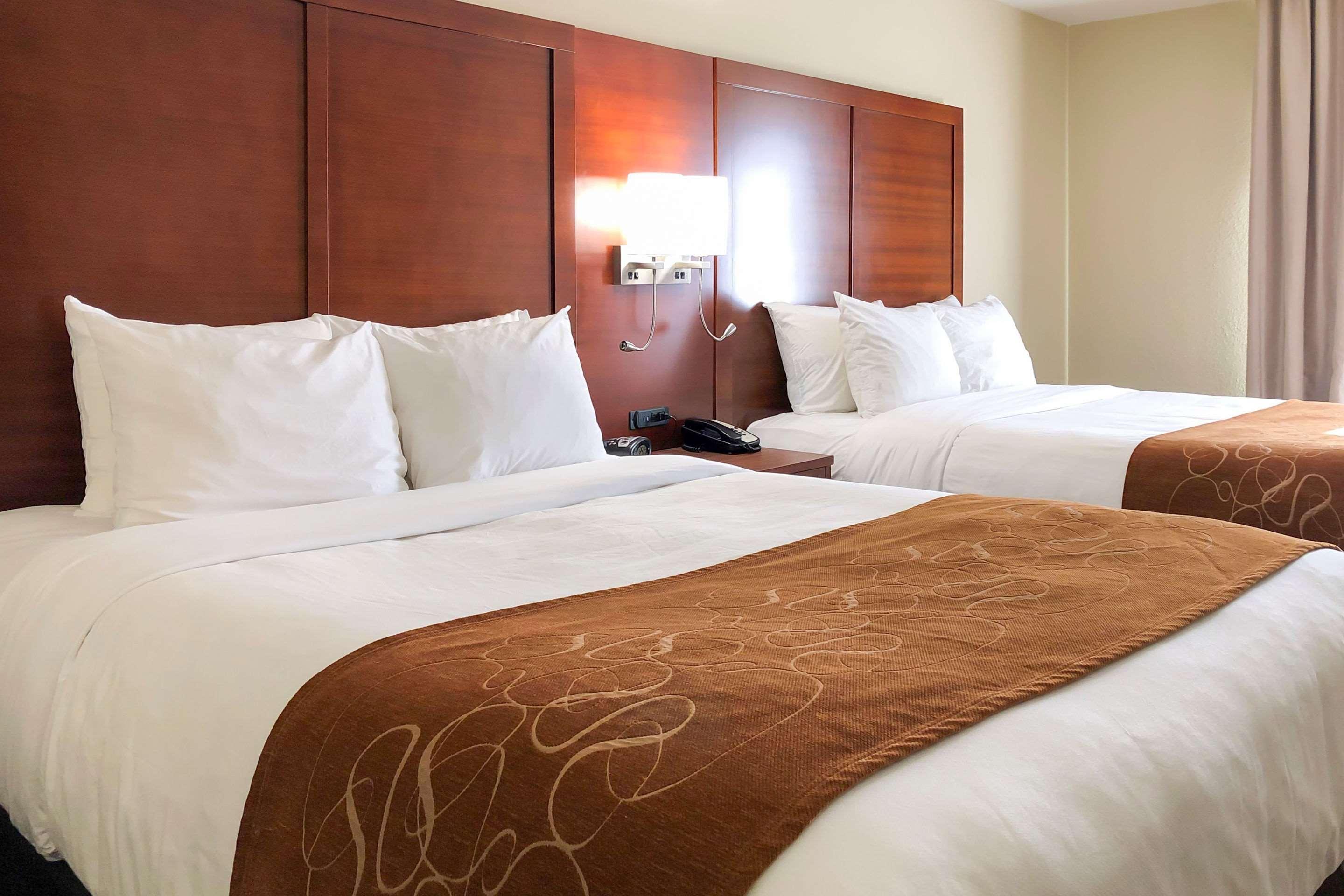 Comfort Suites Oshkosh Exteriör bild