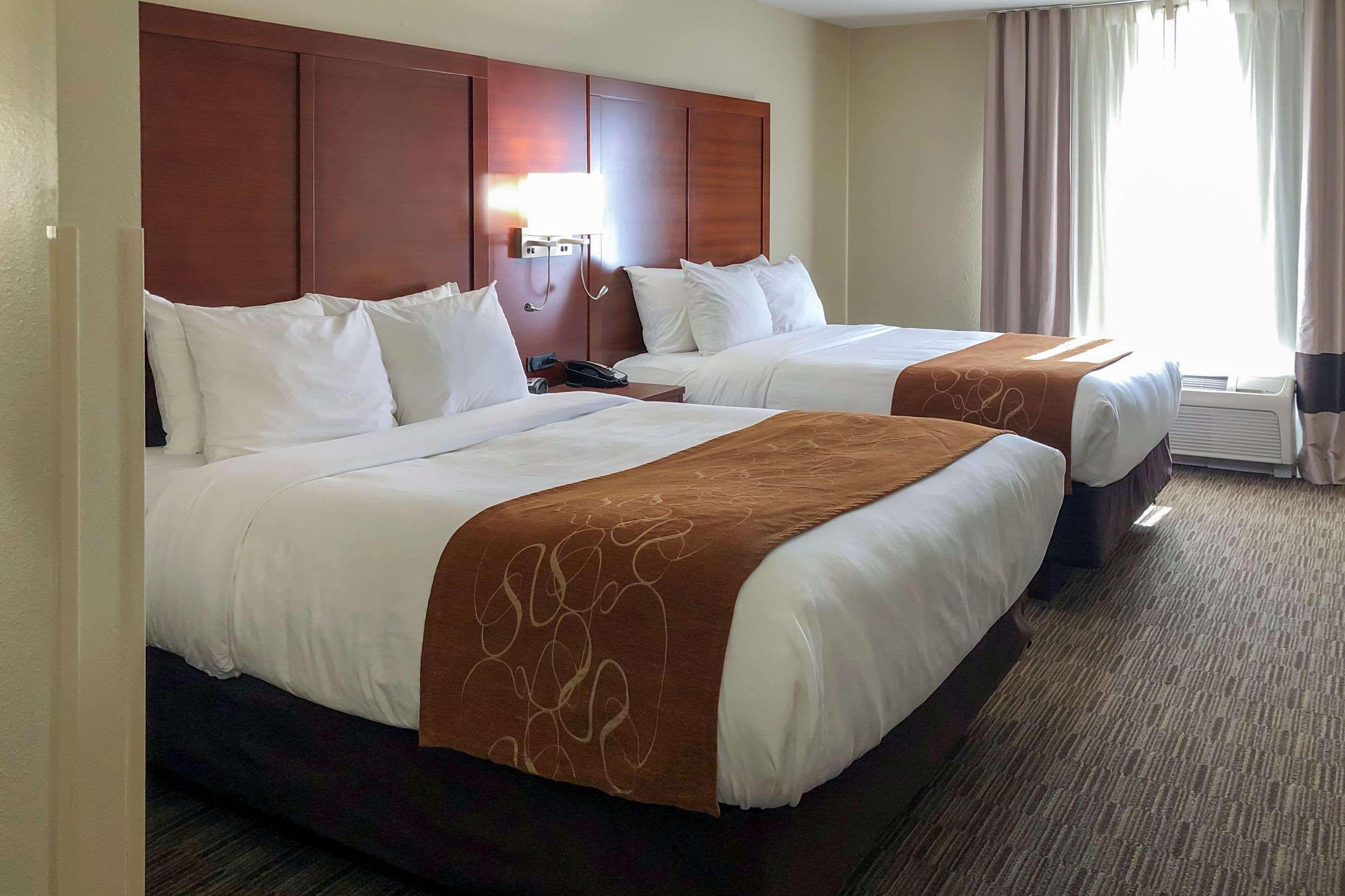 Comfort Suites Oshkosh Exteriör bild