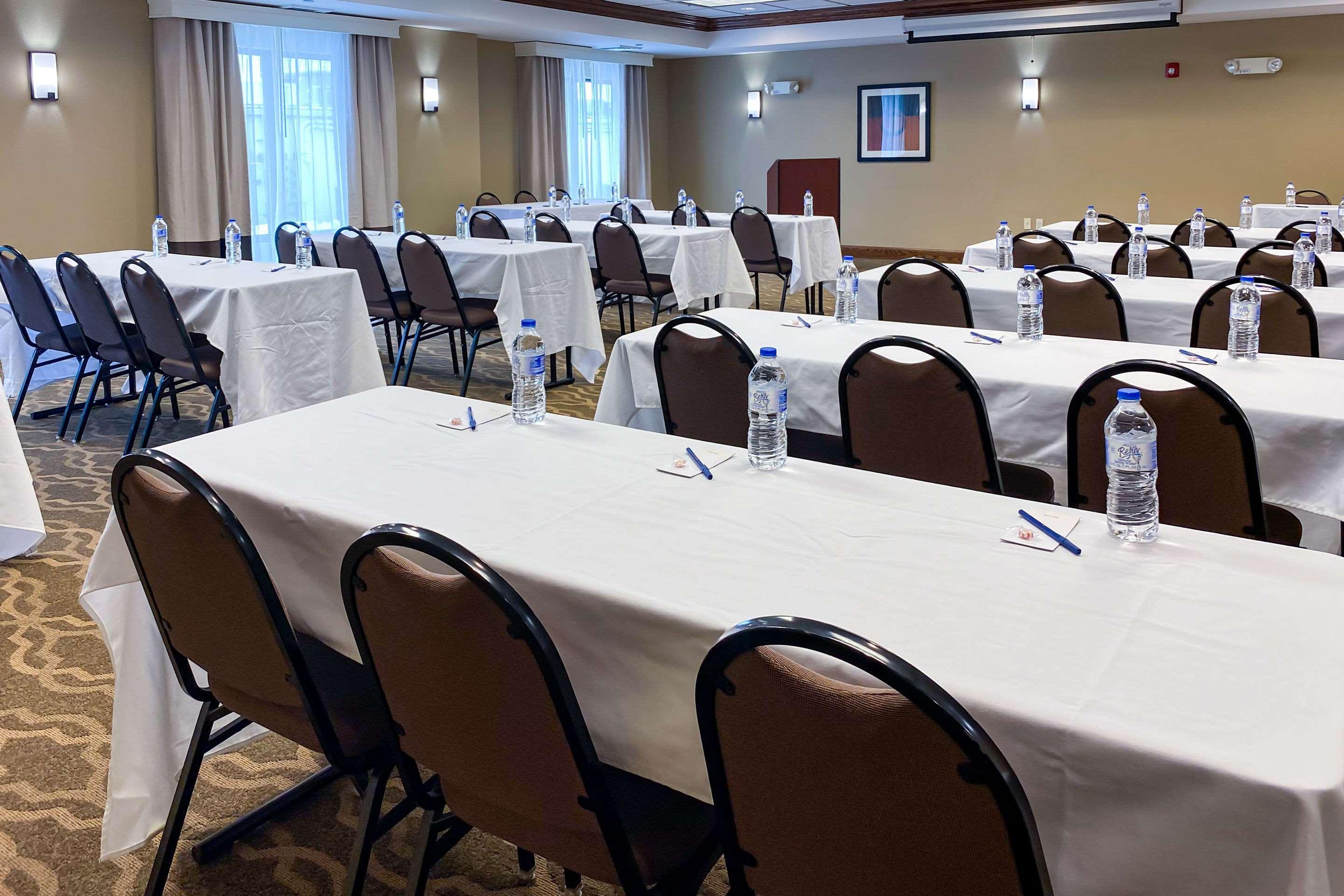 Comfort Suites Oshkosh Exteriör bild
