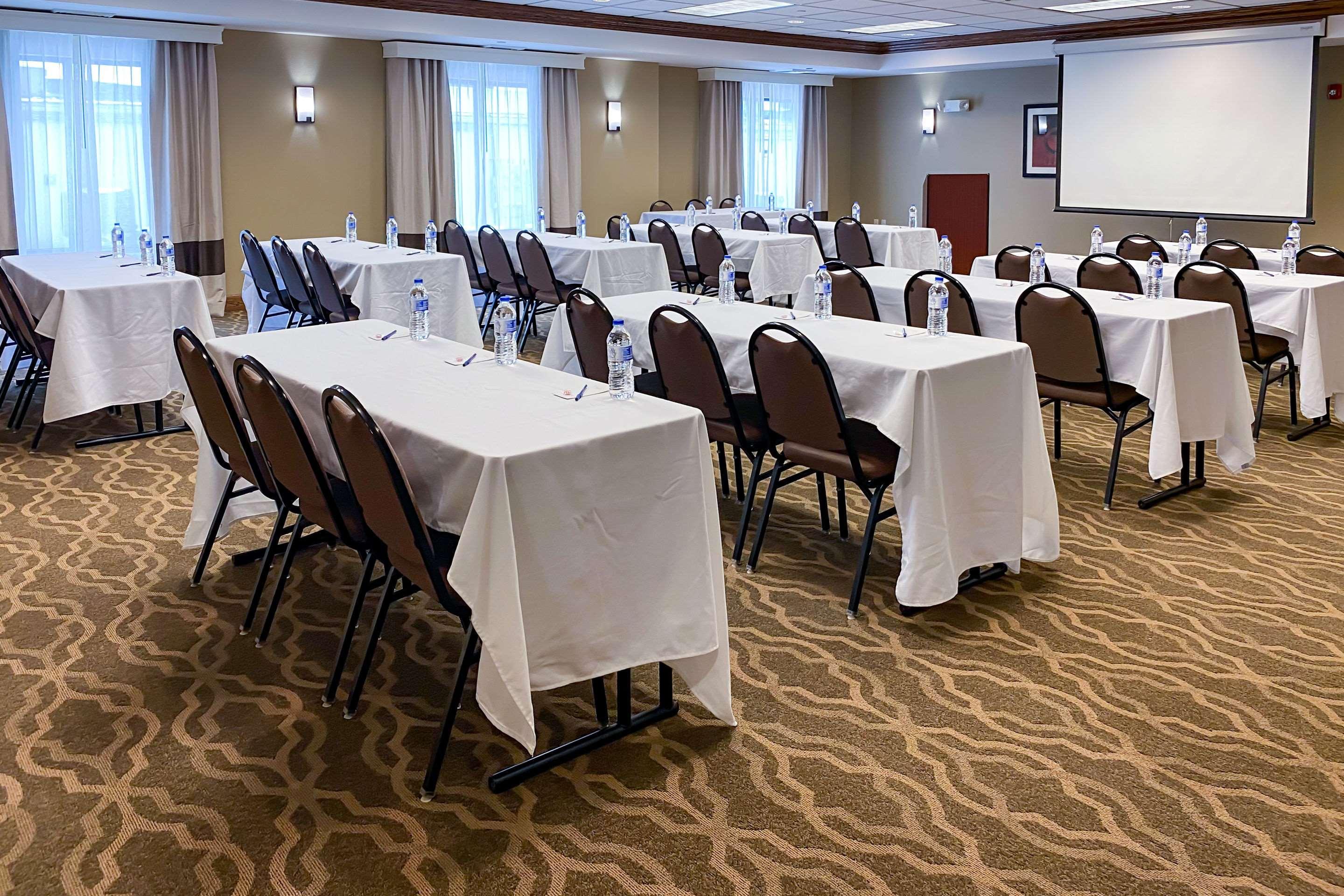 Comfort Suites Oshkosh Exteriör bild