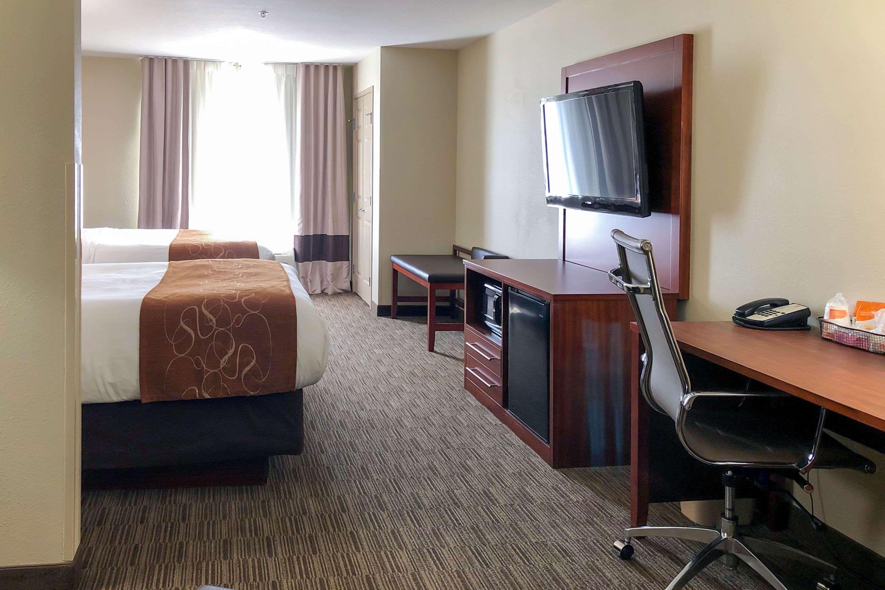 Comfort Suites Oshkosh Exteriör bild
