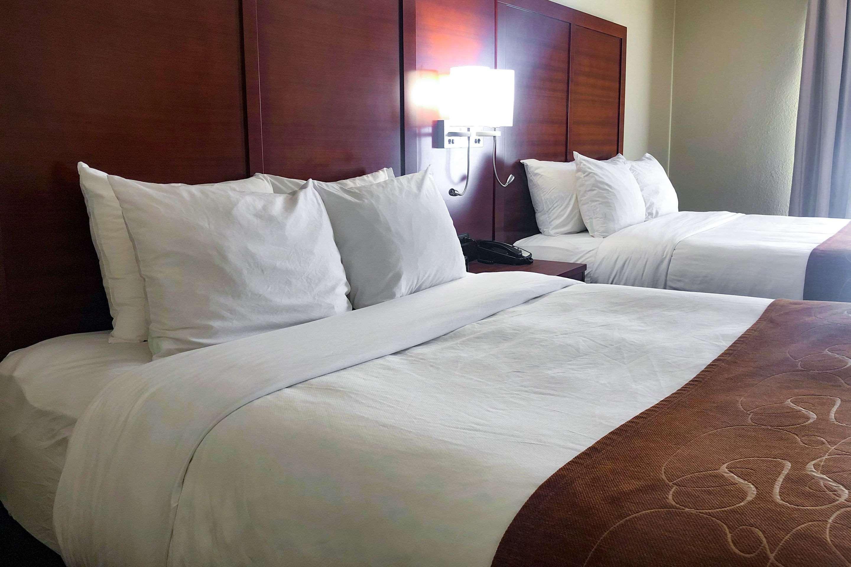 Comfort Suites Oshkosh Exteriör bild